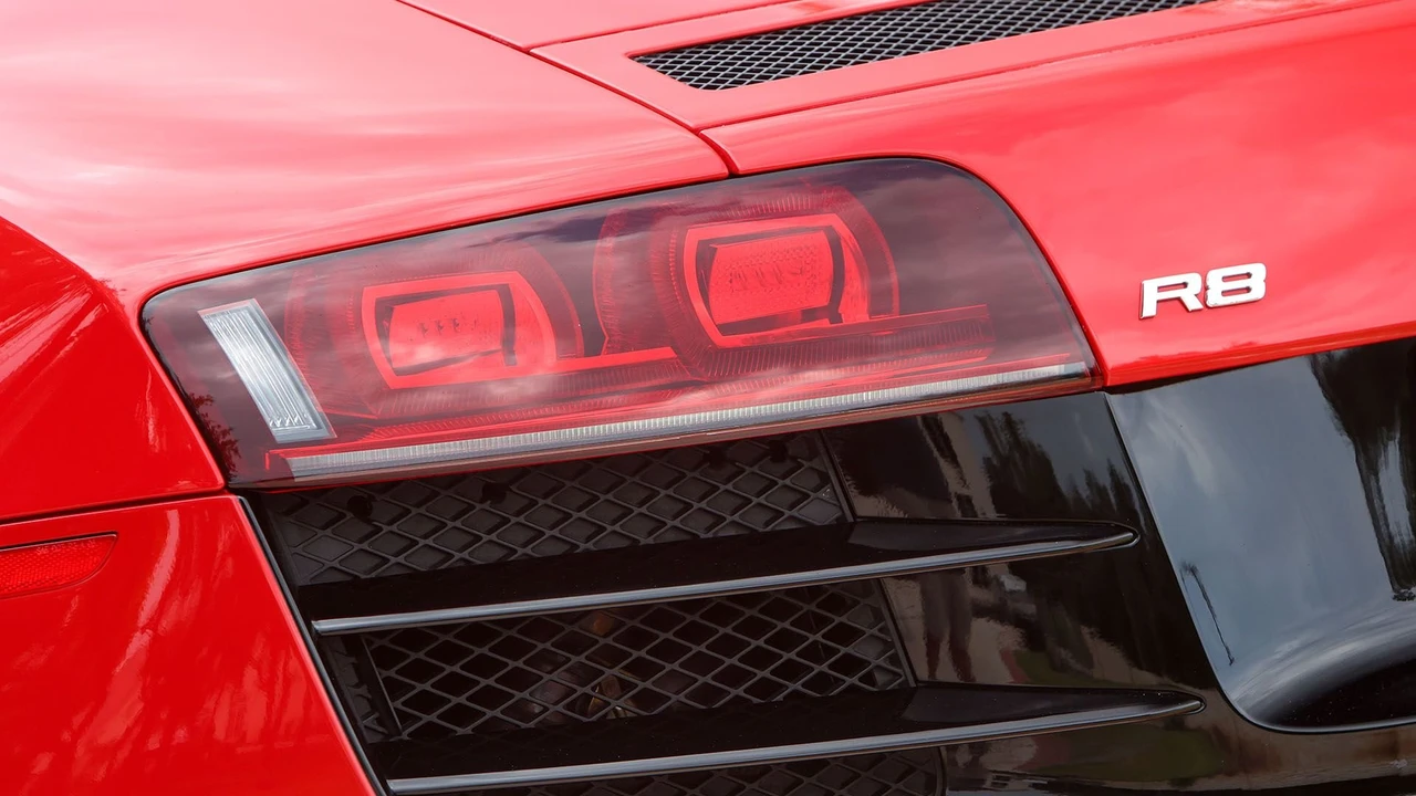 2011 Audi 42 R8 - Image 14 of 31