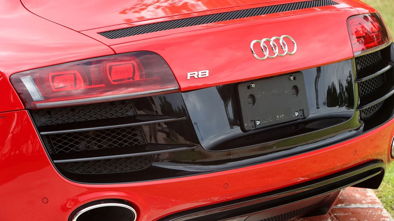 2011 Audi 42 R8 - Image 13 of 31