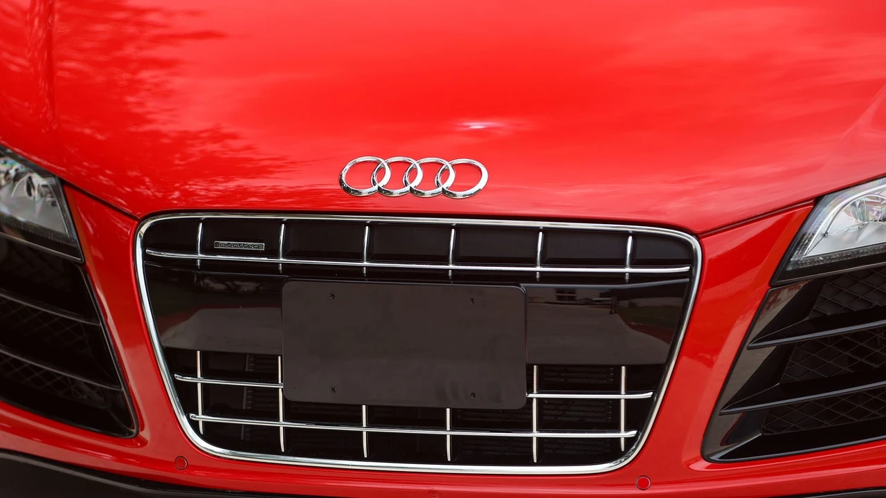 2011 Audi 42 R8 - Image 10 of 31