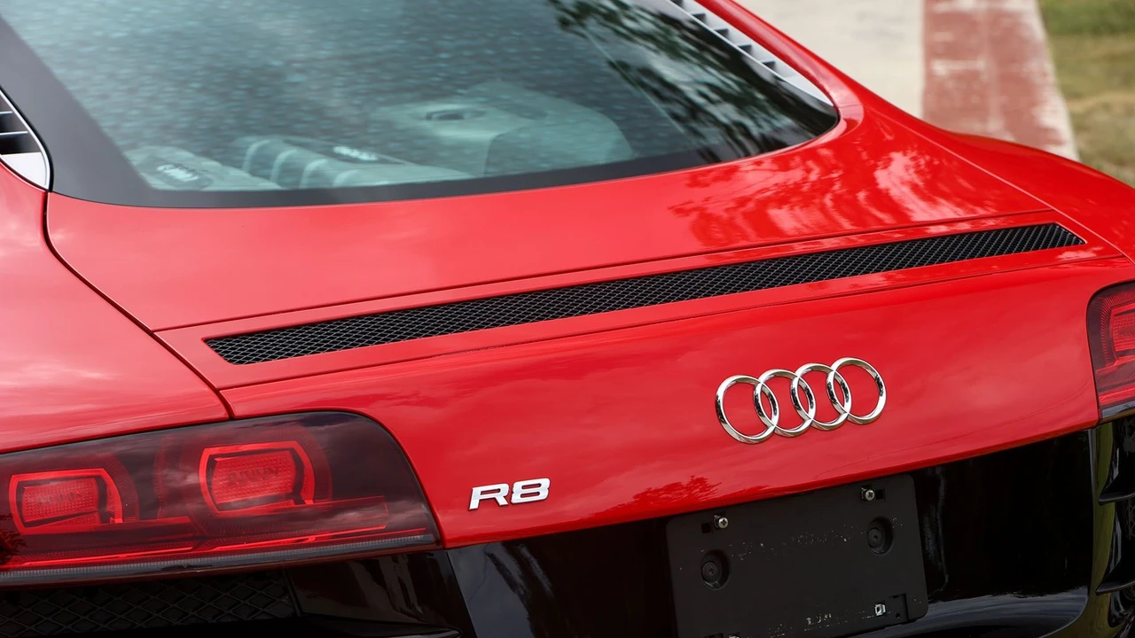 2011 Audi 42 R8 - Image 30 of 31