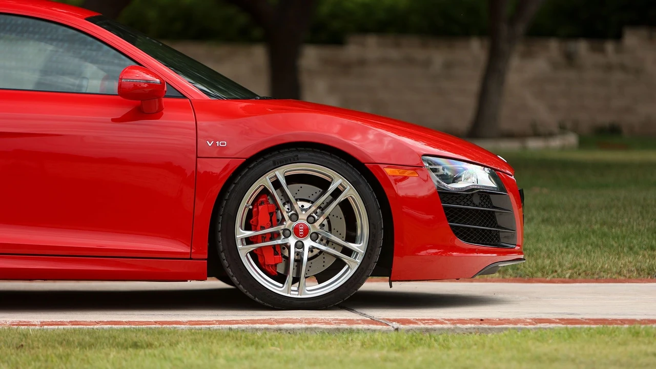 2011 Audi 42 R8 - Image 16 of 31