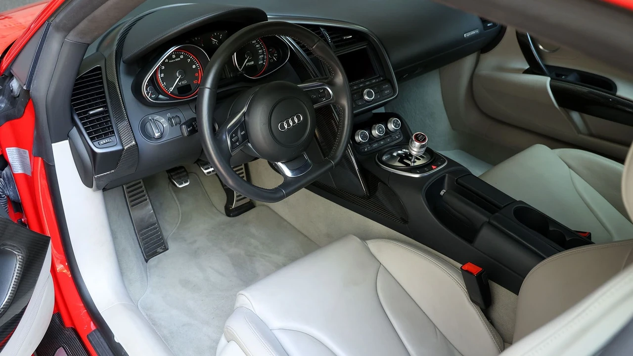 2011 Audi 42 R8 - Image 5 of 31