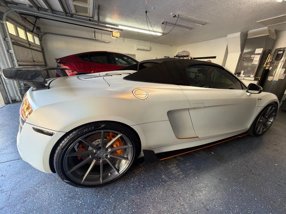2011 Audi 42 R8 - Image 5 of 16