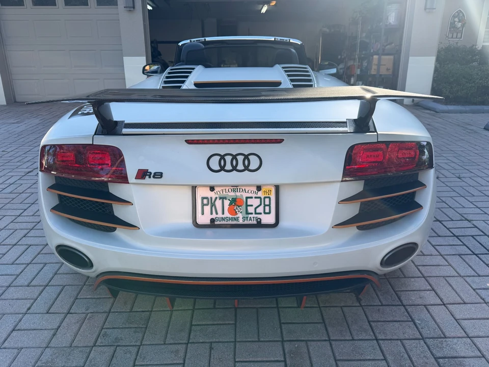 2011 Audi 42 R8 - Image 11 of 16