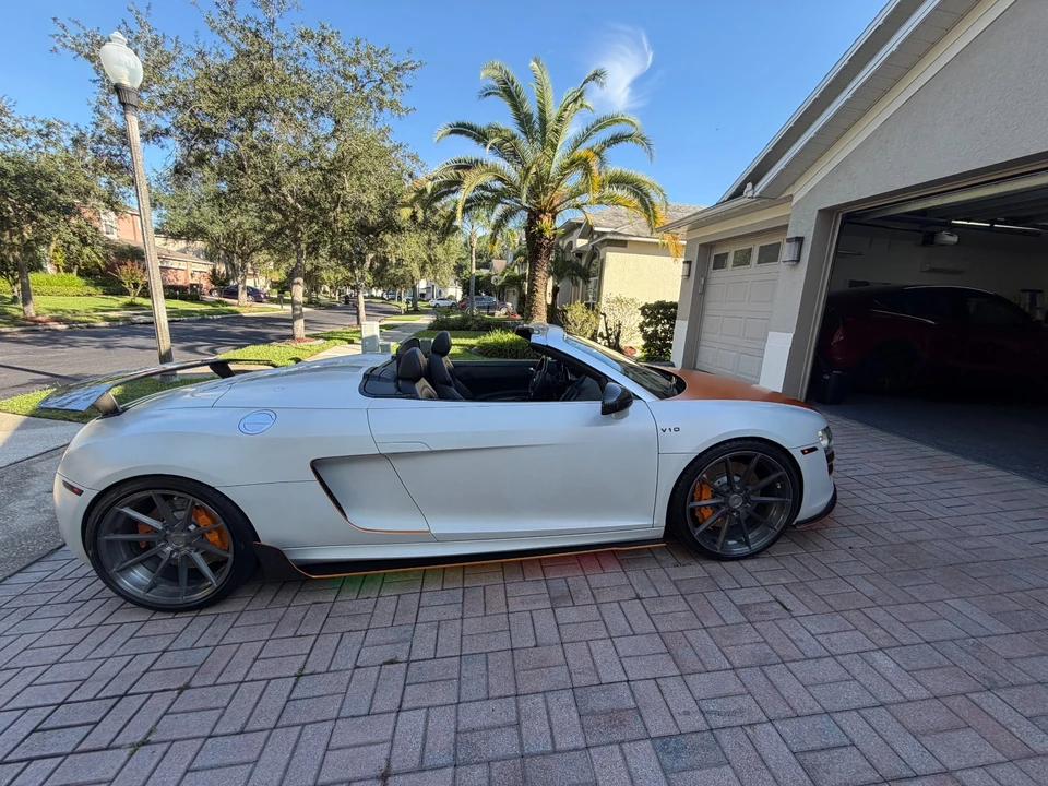 2011 Audi 42 R8 - Image 14 of 16