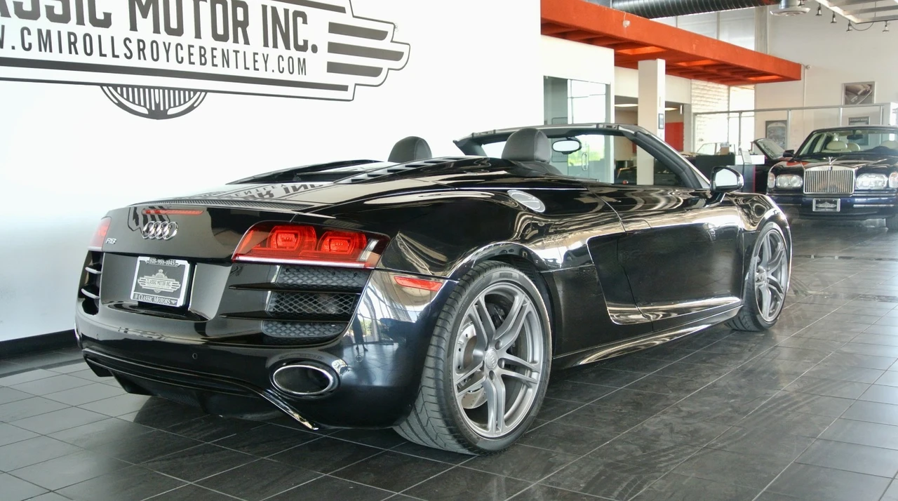 2011 Audi 42 R8 - Image 2 of 14