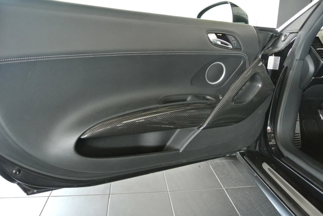 2011 Audi 42 R8 - Image 7 of 14