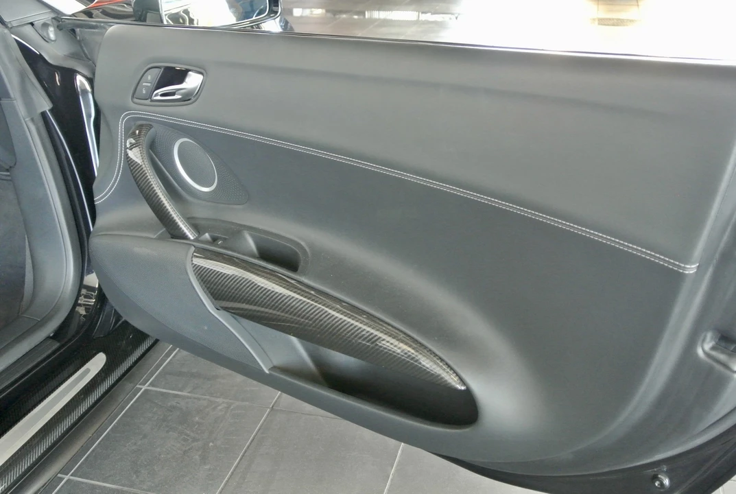 2011 Audi 42 R8 - Image 11 of 14