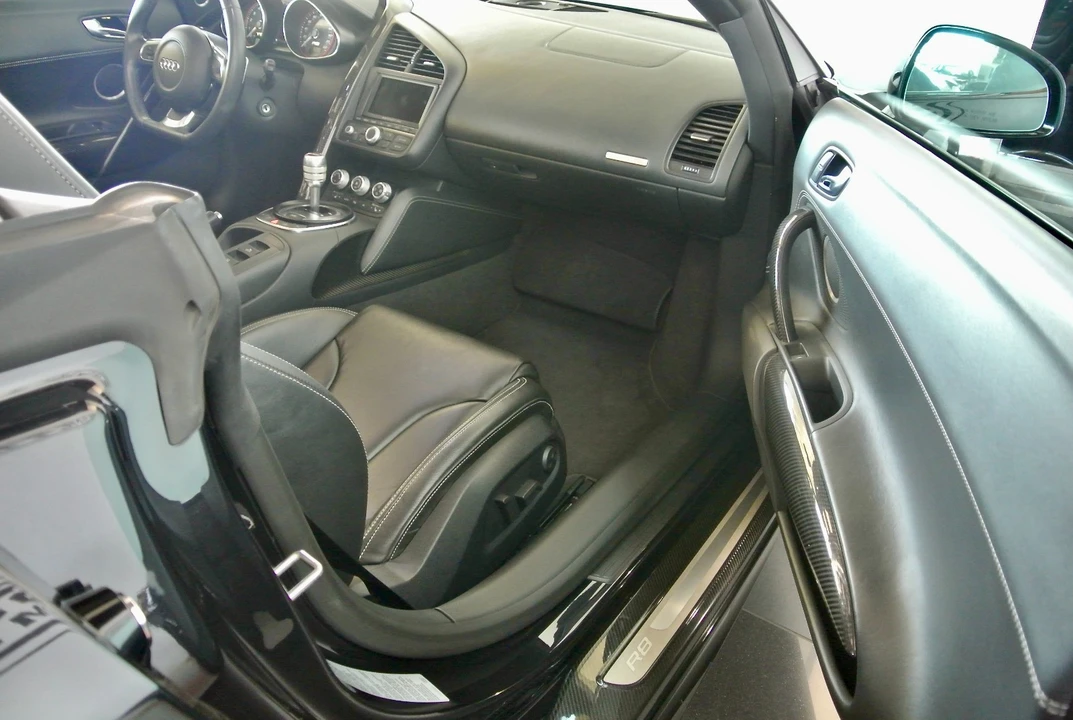 2011 Audi 42 R8 - Image 13 of 14