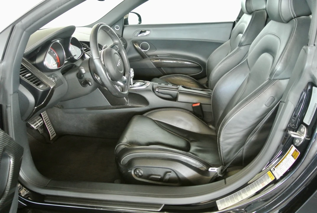 2011 Audi 42 R8 - Image 8 of 14