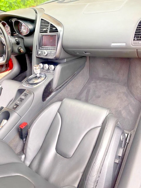 2011 Audi 42 R8 - Image 8 of 12