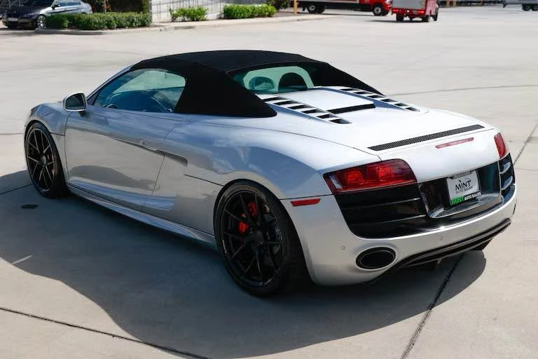 2011 Audi 42 R8 - Image 6 of 6