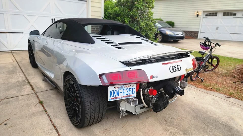 2011 Audi 42 R8 - Image 2 of 4