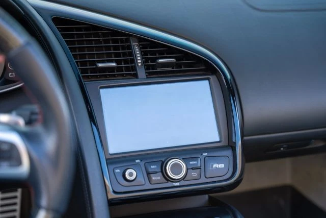 2011 Audi 42 R8 - Image 17 of 21