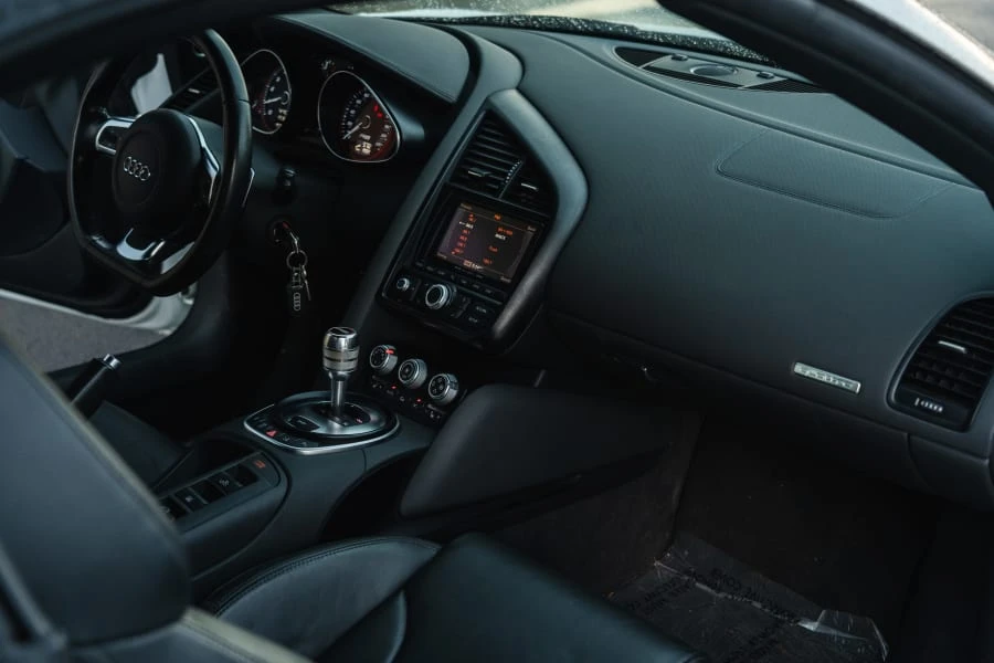 2011 Audi 42 R8 - Image 24 of 31