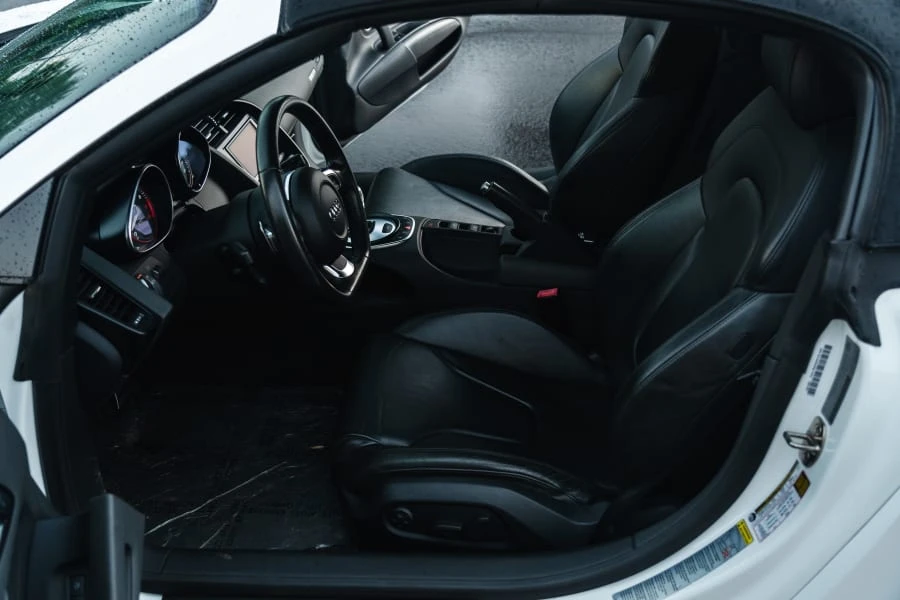 2011 Audi 42 R8 - Image 28 of 31