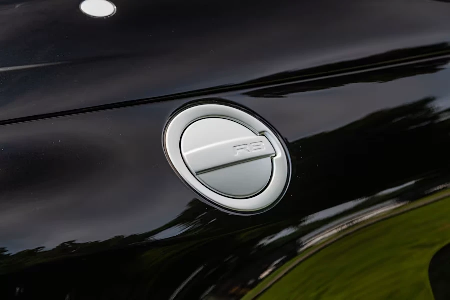 2011 Audi 42 R8 - Image 12 of 31