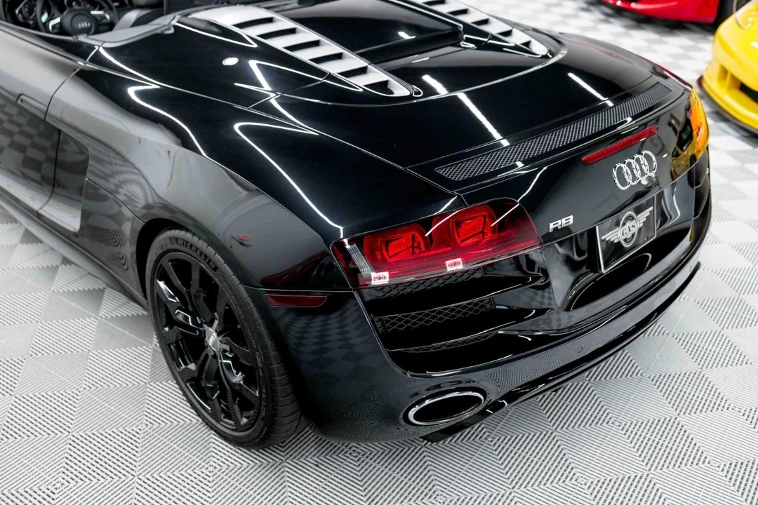 2011 Audi 42 R8 - Image 19 of 31