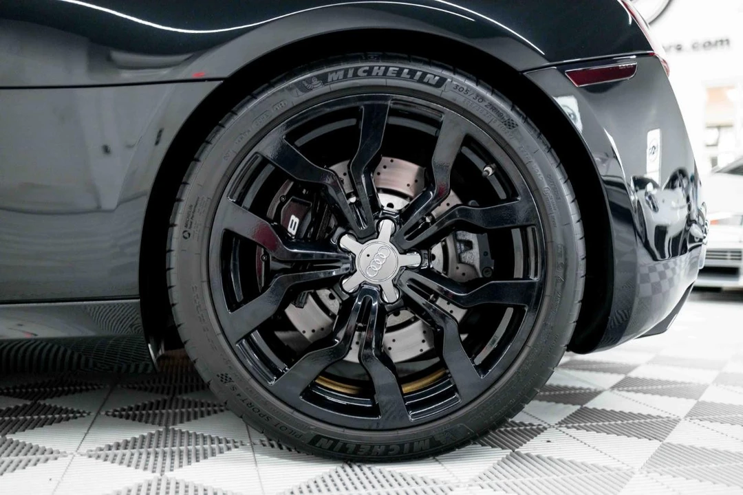 2011 Audi 42 R8 - Image 28 of 31