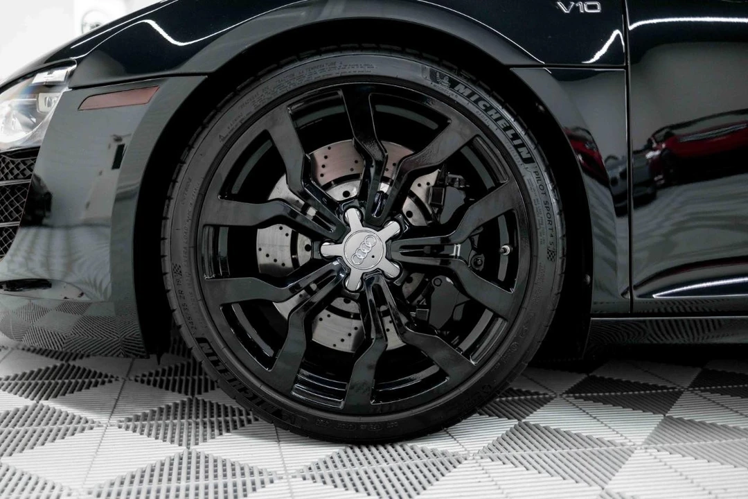 2011 Audi 42 R8 - Image 25 of 31
