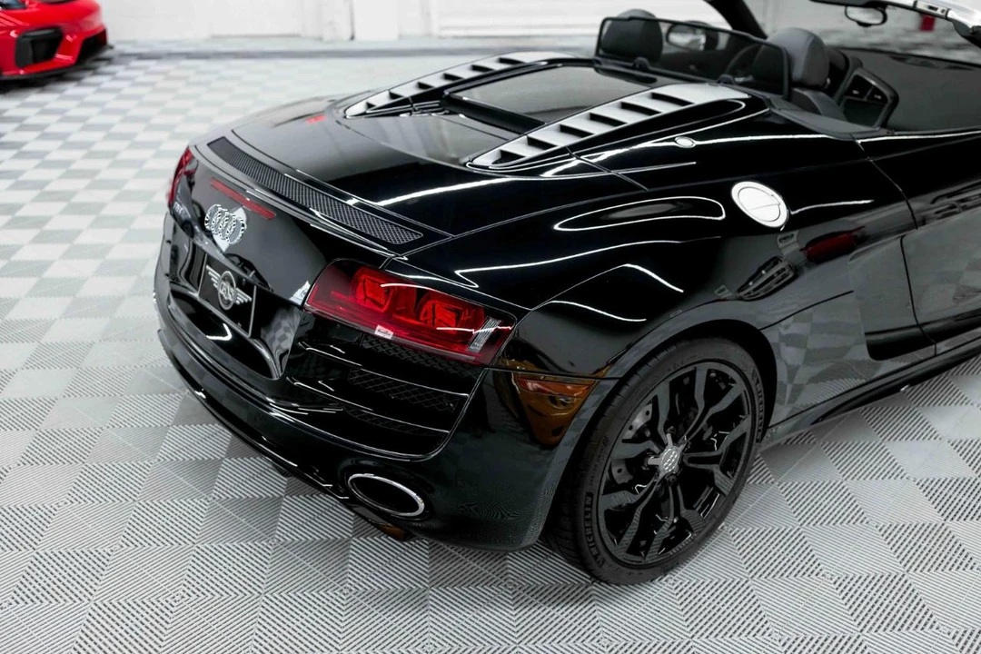 2011 Audi 42 R8 - Image 12 of 31