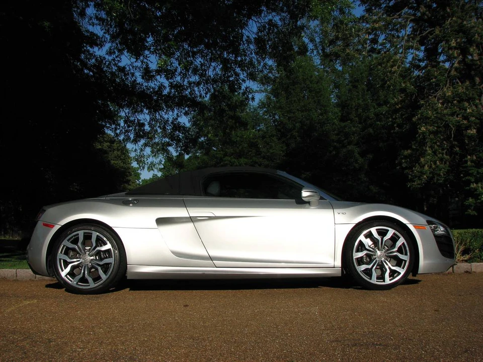 2011 Audi 42 R8 - Image 6 of 18