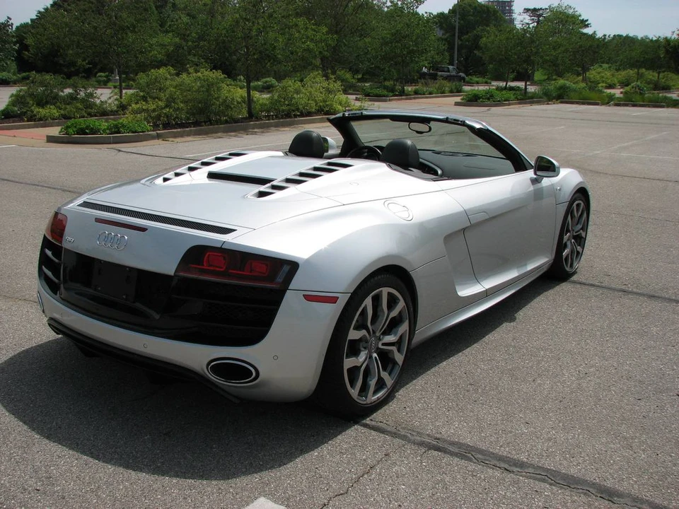 2011 Audi 42 R8 - Image 9 of 18