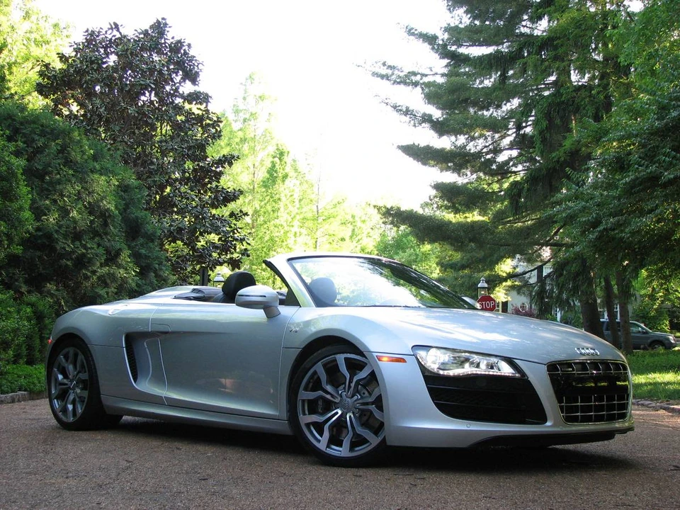 2011 Audi 42 R8 - Image 2 of 18