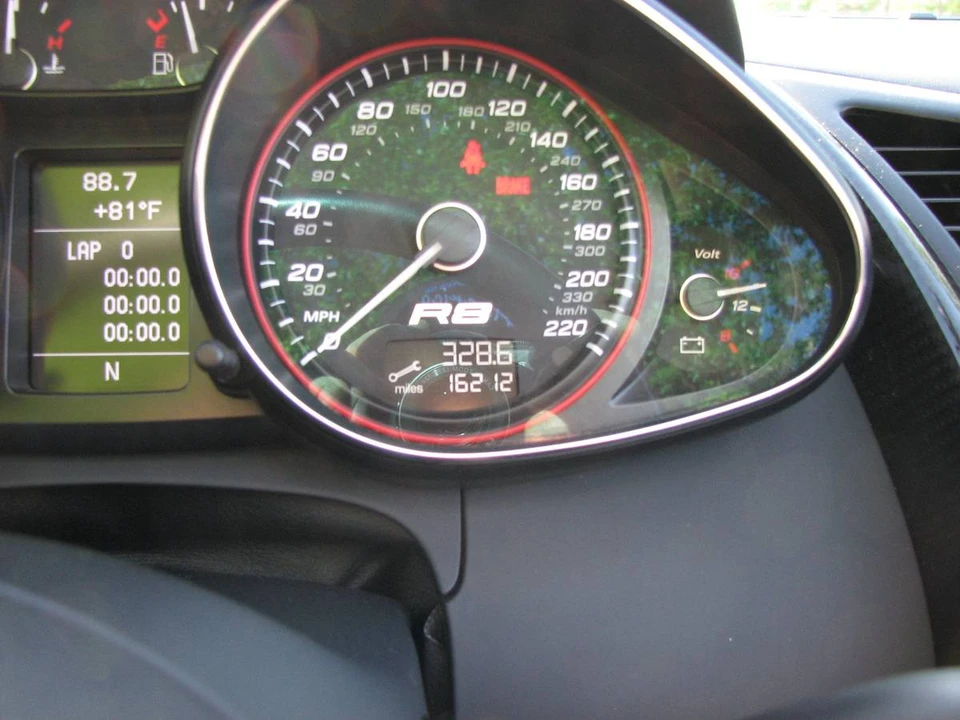 2011 Audi 42 R8 - Image 14 of 18