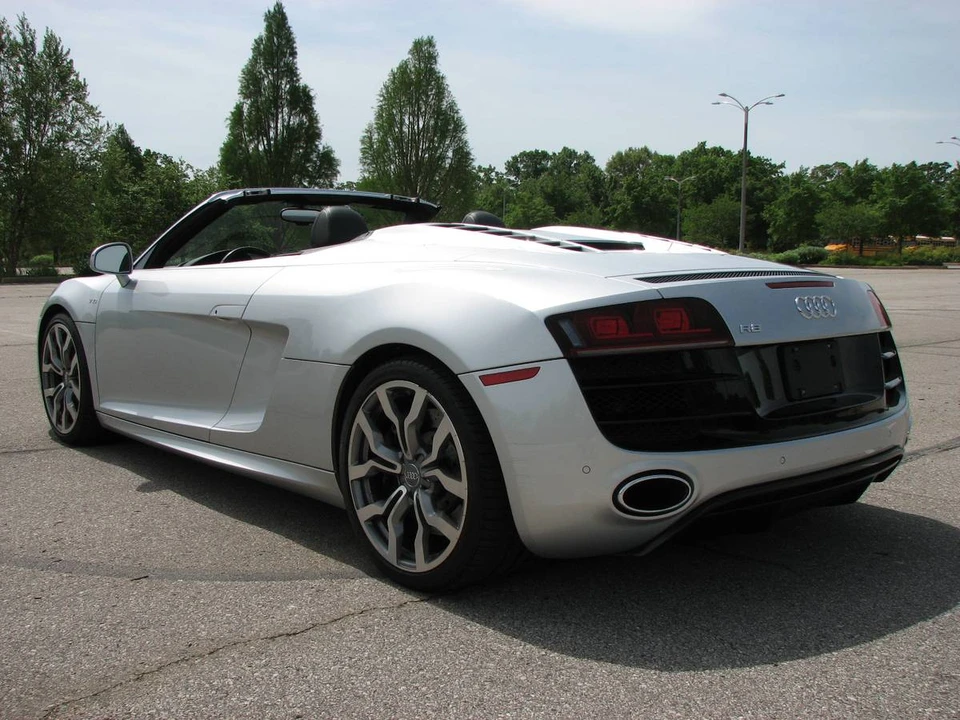 2011 Audi 42 R8 - Image 10 of 18