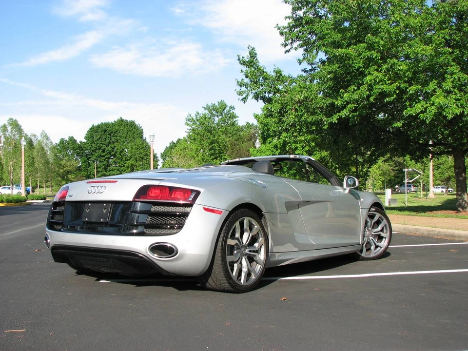 2011 Audi 42 R8 - Image 4 of 18