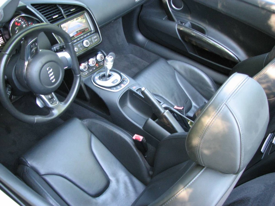 2011 Audi 42 R8 - Image 11 of 18