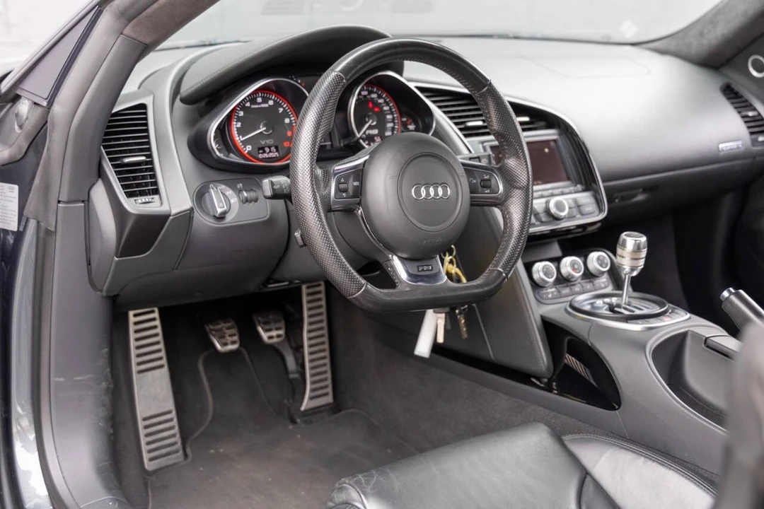 2011 Audi 42 R8 - Image 10 of 16