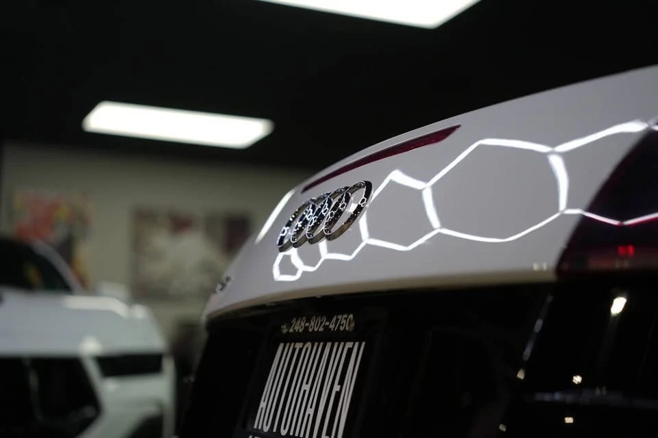 2011 Audi 42 R8 - Image 7 of 20