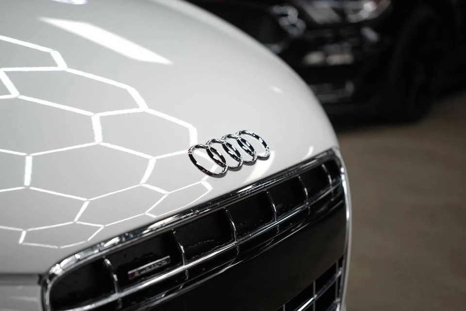 2011 Audi 42 R8 - Image 14 of 20