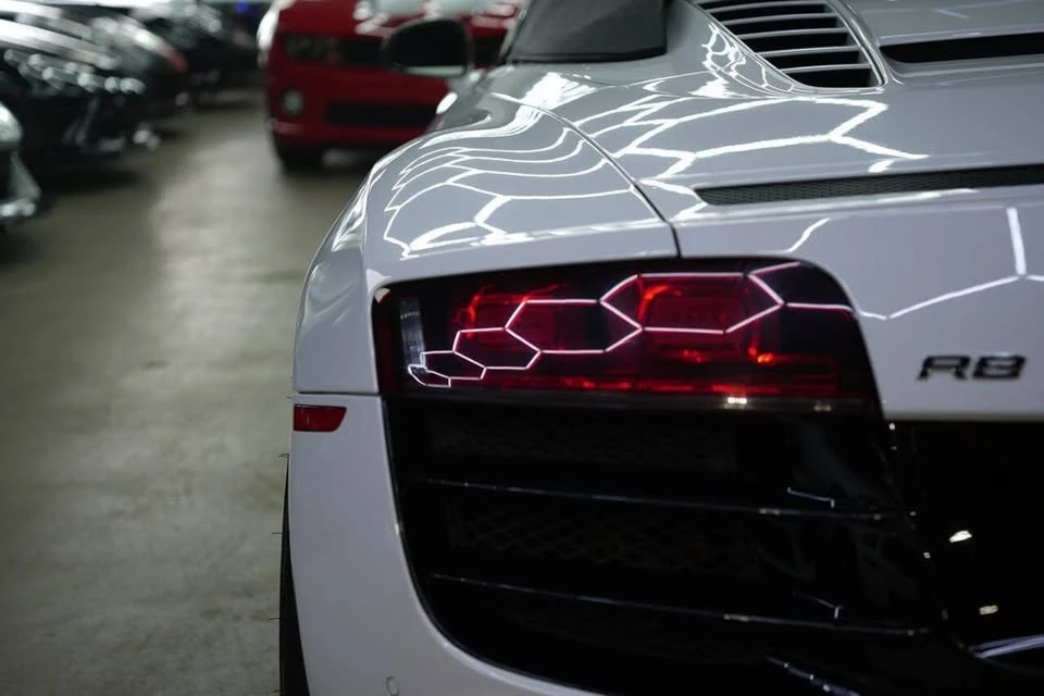 2011 Audi 42 R8 - Image 10 of 20