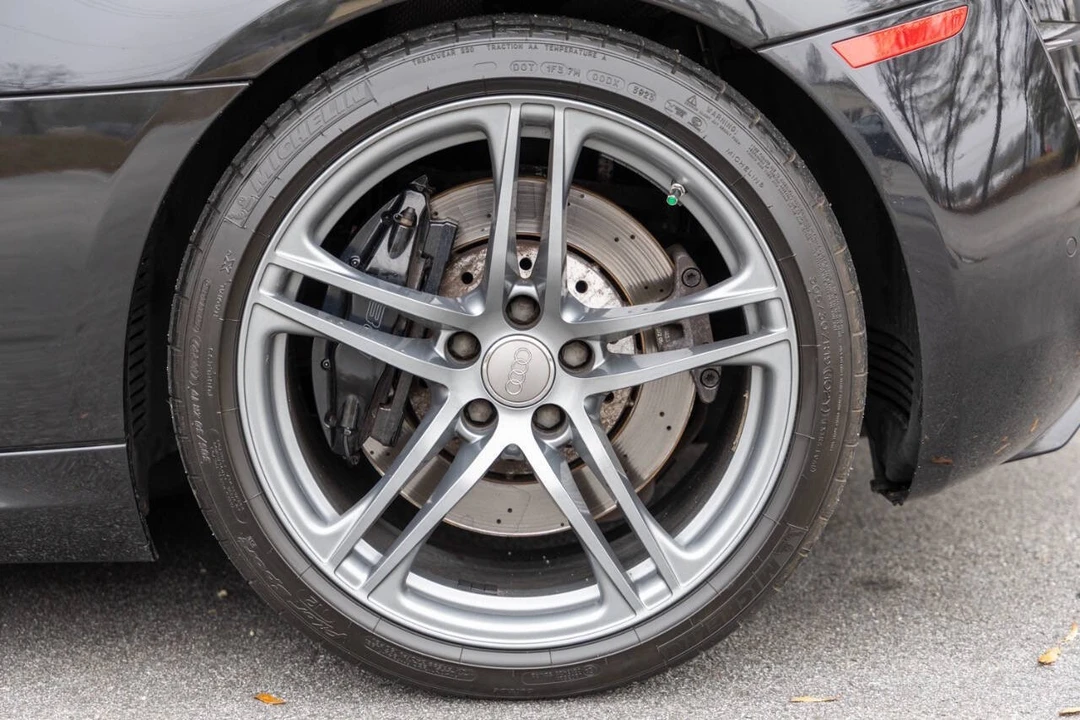 2011 Audi 42 R8 - Image 9 of 19