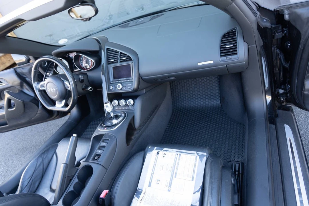 2011 Audi 42 R8 - Image 12 of 21