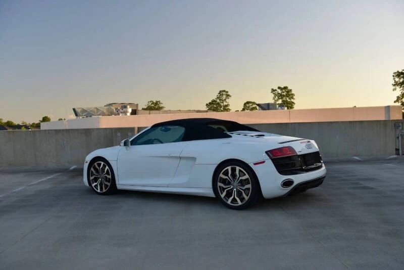 2011 Audi 42 R8 - Image 4 of 31
