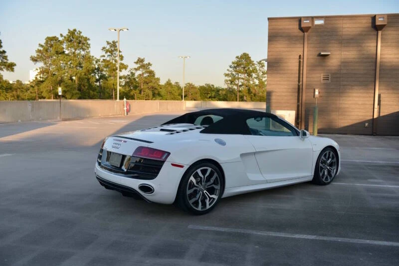 2011 Audi 42 R8 - Image 11 of 31