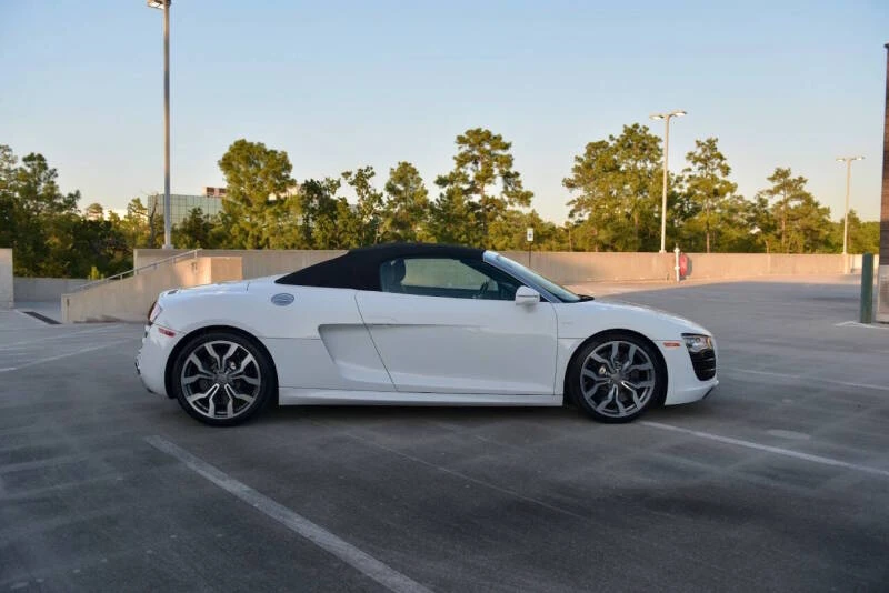 2011 Audi 42 R8 - Image 9 of 31