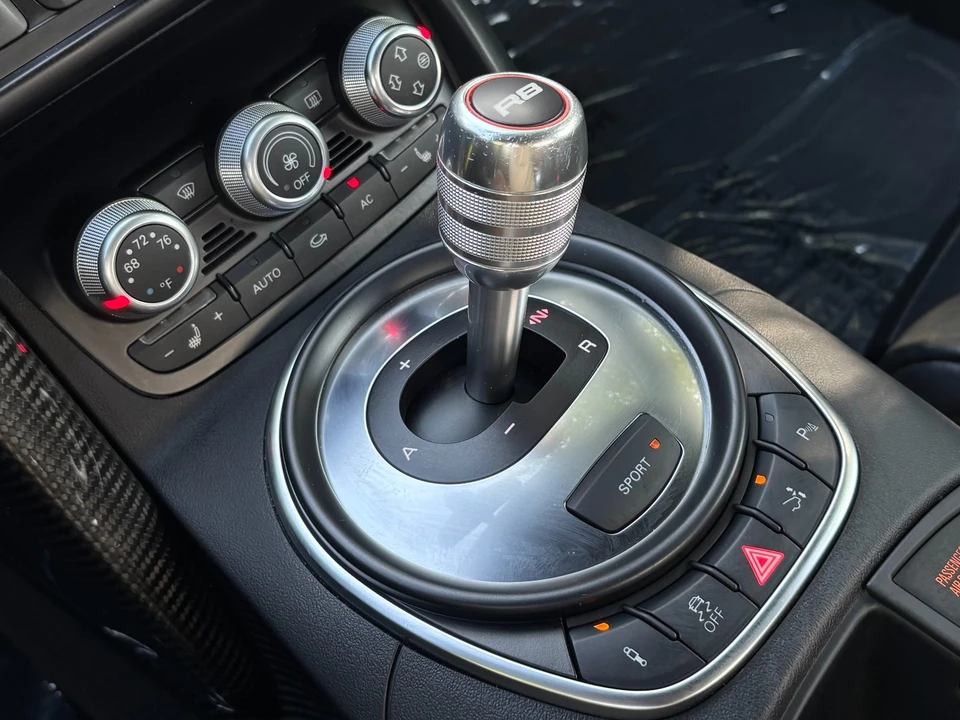 2011 Audi 42 R8 - Image 26 of 31