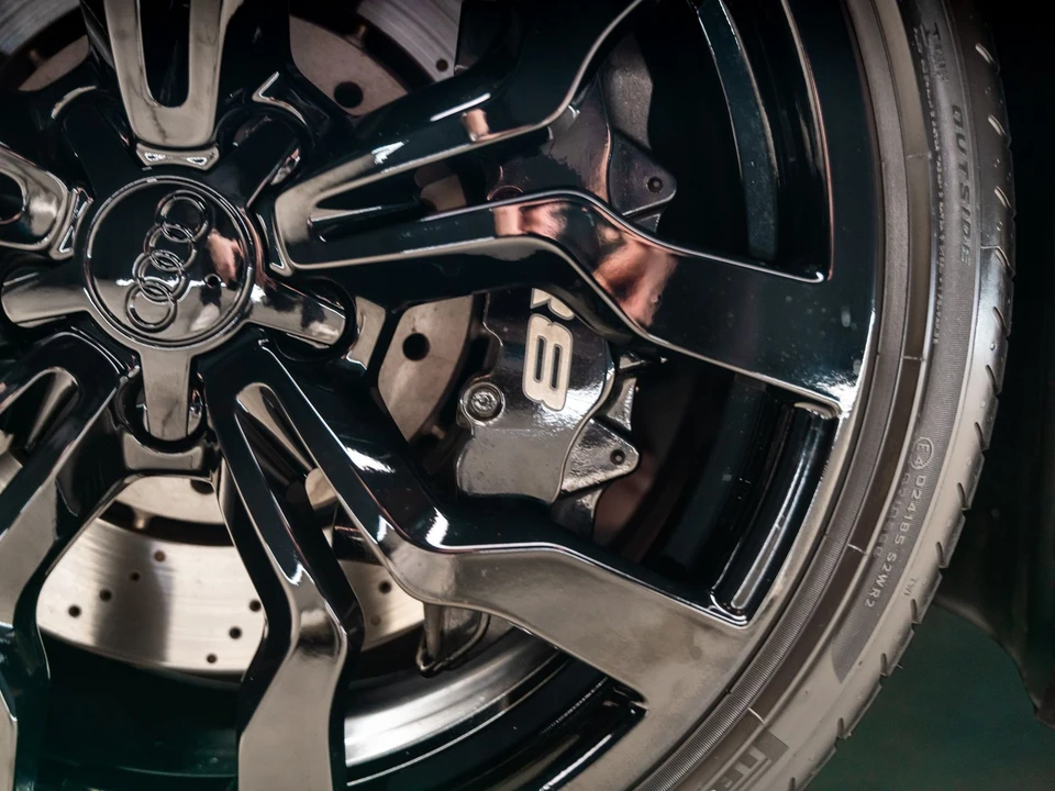2011 Audi 42 R8 - Image 30 of 31