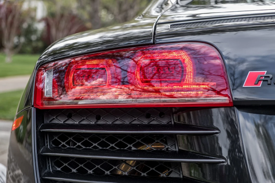 2011 Audi 42 R8 - Image 24 of 31