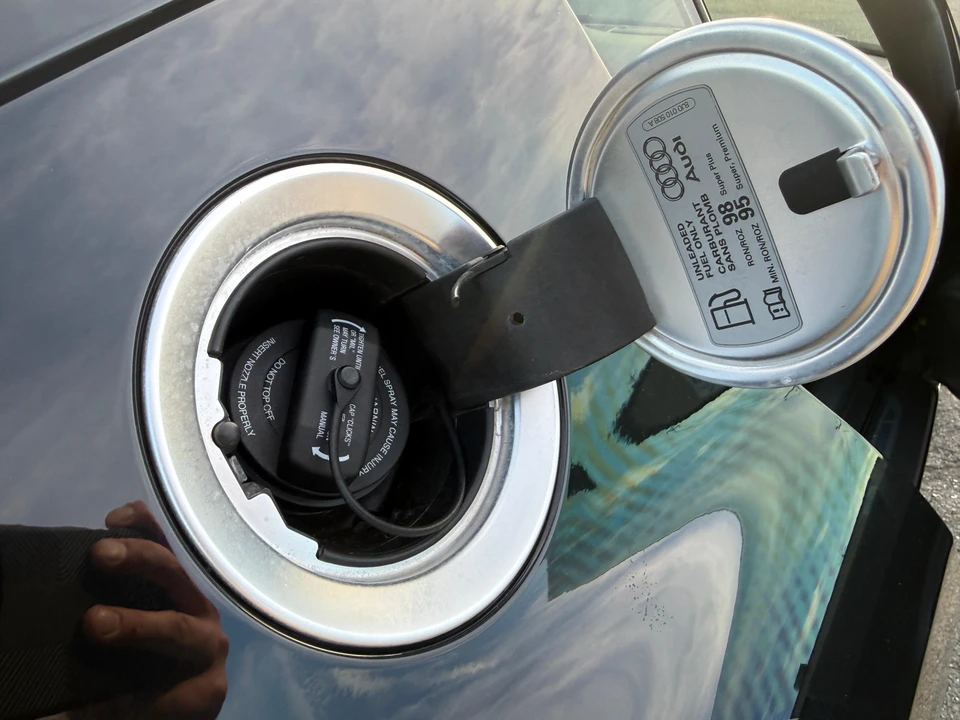 2011 Audi 42 R8 - Image 27 of 31