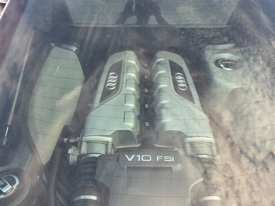 2011 Audi 42 R8 - Image 6 of 7