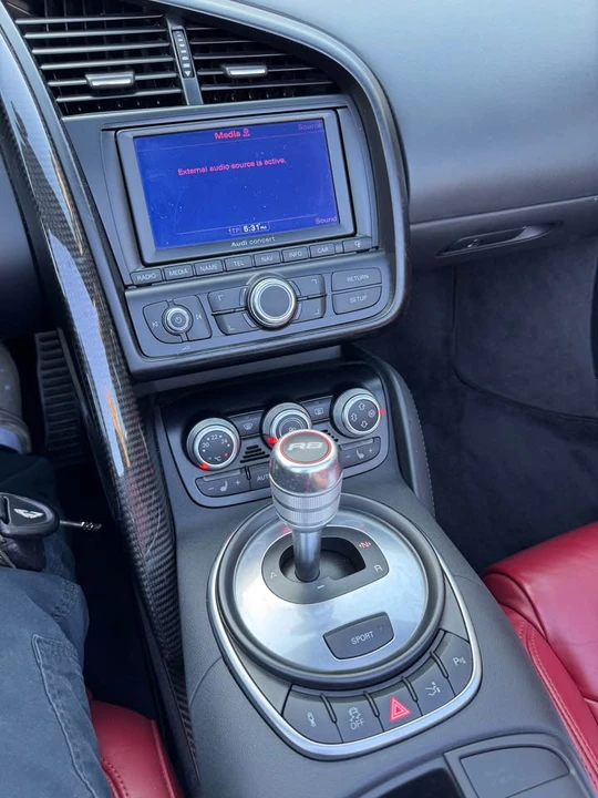 2011 Audi 42 R8 - Image 11 of 13