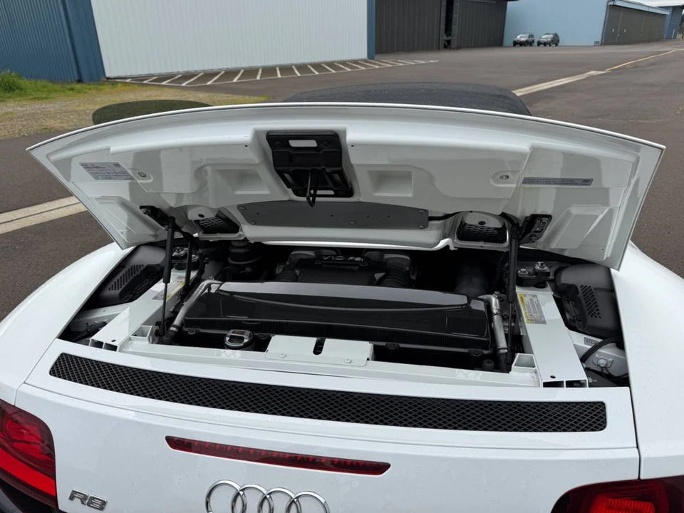 2011 Audi 42 R8 - Image 8 of 22