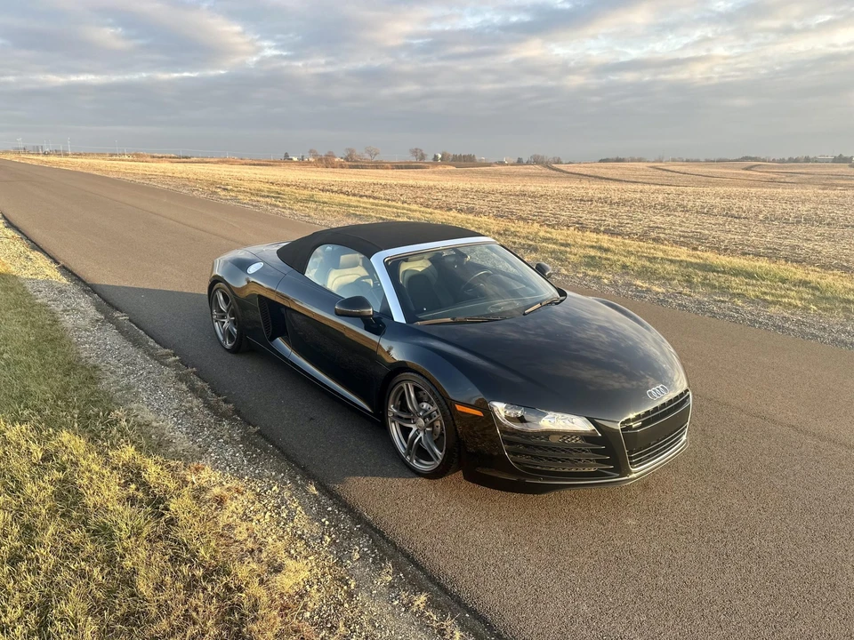 2011 Audi 42 R8 - Image 19 of 31
