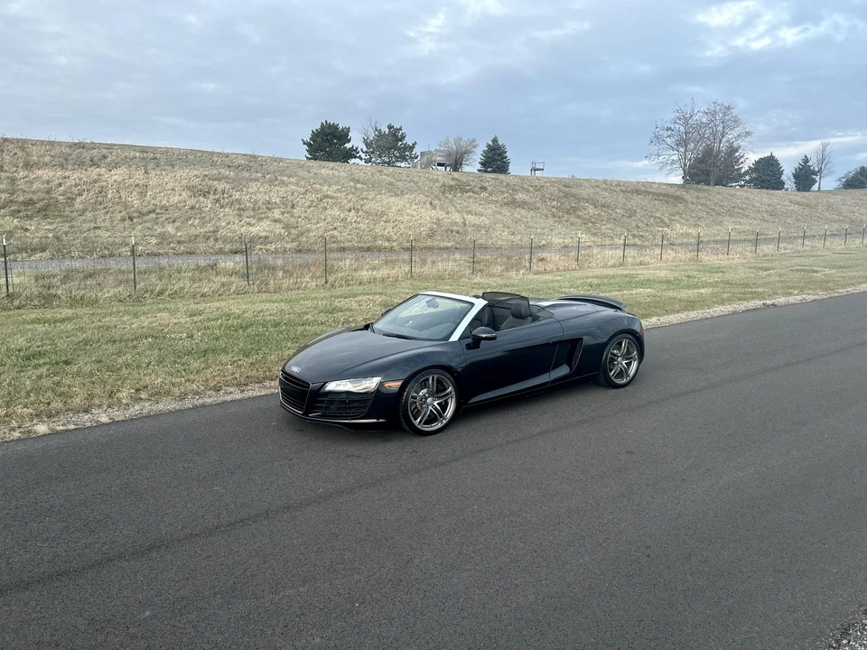 2011 Audi 42 R8 - Image 30 of 31